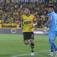 Casi lo parten: Joao Rojas y la criminal falta que recibió en Barcelona