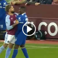 VIDEO  Moisés Caicedo tuvo un fuerte cruce con Douglas Luiz