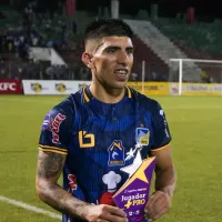 Sigue sin jugar con Holan y Brian Oyola tiene dos opciones para dejar Barcelona