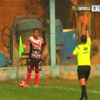 Nuevamente la Copa Perú: Jugador fue expulsado por orinar en pleno partido