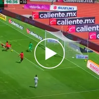 Aké Loba tuvo la victoria de Xolos y se comió un terrible osote, Herrera no lo puede creer