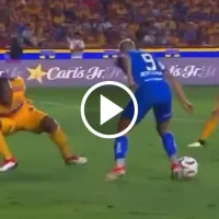 ¡Lo sentó! La jugada con la que Germán Berterame humilló a Samir Caetano en Tigres vs. Rayados