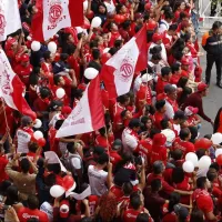 El caluroso recibimiento de la afición de Toluca a su equipo en la previa del duelo vs Chivas