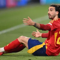 ¿Por qué abuchean a Marc Cucurella cada vez que toca el balón en España vs. Inglaterra?