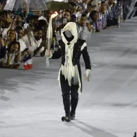 ¿Quién es el hombre enmascarado en la ceremonia de apertura de los Juegos Olímpicos de París 2024?