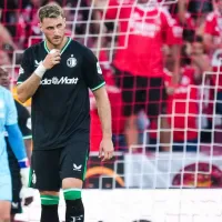 Santiago Giménez sufrió una estrepitosa derrota con Feyenoord