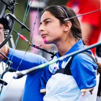 Sheetal Devi, de nacer sin brazos a ganar una medalla usando los pies y la boca en tiro con arco de los Paralímpicos