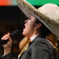 Las sanciones que puede recibir Camila Fernández por su error en el himno antes del Canelo vs. Berlanga