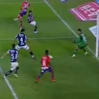 El osotote del año: el insólito gol fallado por Vitinho para Atlético San Luis frente a Rayados