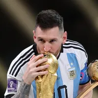 Se le iluminaron los ojos: así reaccionó Lionel Messi al reencontrarse con la Copa del Mundo