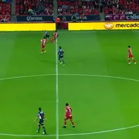 ¡A las duchas! Tras una absurda infracción Helinho vio la roja y Toluca se quedó con 10 jugadores ante Rayados