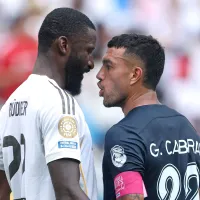 El encontronazo entre Gustavo Cabral y Antonio Rüdiger tras el Real Madrid vs. Pachuca