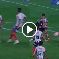 ¿Era penal para Rayados? La polémica 'mano' de San Luis que todos reclamaron y el juez no pitó