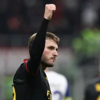 Santiago Giménez tendrá un nuevo compañero en Milan: llega procedente de la Premier League