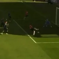 El insólito fallo debajo de la portería de Javier Hernández durante el amistoso de Chivas ante Léon