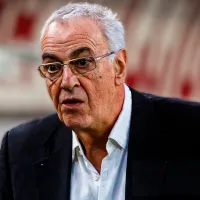 Hinchas de Universitario culparon a Jorge Fossati tras el empate ante Independiente del Valle: “Un desastre”