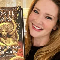 Sarah J. Maas' House of Flame and Shadow: What is the reading order of her books?