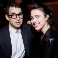 Who is richer: Margaret Qualley or Jack Antonoff?