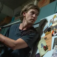 From Theaters to Your Couch: Austin Butler’s ‘Caught Stealing’ Is Now Available on Netflix