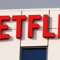 The Merger of Netflix and Warner Bros: Will Movies Stop Being Released in Theaters?