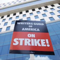 Huelga de la WGA: La serie FUROR que solo le paga 259 dólares a sus guionistas