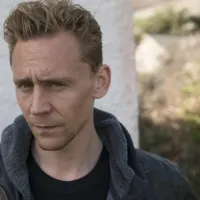 ¡No es Loki! El show con Tom Hiddleston que puedes disfrutar en Prime Video