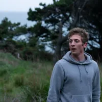 La película de terror con Jeremy Allen White perfecta para Halloween