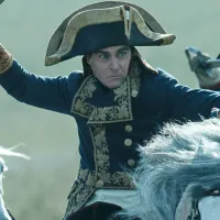 ¿Es correcta la altura de Joaquin Phoenix en Napoleón?