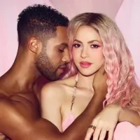 ¿Shakira en romance con Lucien Laviscount? Quién es el actor de \&#039;Emily en París\&#039;