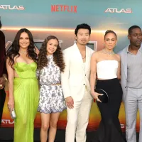 Atlas y su reparto: los personajes clave en la nueva película de Jennifer Lopez en Netflix
