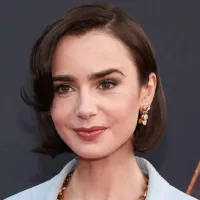 ¿Cuál es el salario de Lily Collins en la cuarta temporada de Emily In Paris de Netflix?