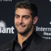 Garoppolo no se presenta a entrenar con Raiders y es duda para NFL 2023