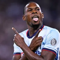La afición de Cruz Azul se rinde ante los goles de Cambindo