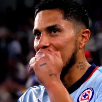 'Va a ser una noche larga', la nueva burla de Carlos Salcedo a Cruz Azul