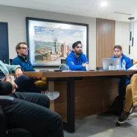 Semana clave para Cruz Azul: Iván Alonso y Martín Anselmi se reunieron con Víctor Velázquez