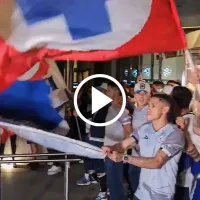 Serenata previa al Cruz Azul vs. Rayados: Uriel Antuna agitó la bandera y la plantilla cantó con la afición