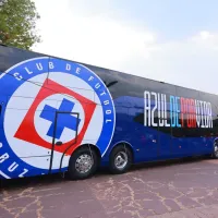 Afición del América agredió al autobús de Cruz Azul en su llegada al Estadio Azteca
