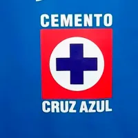 ¿Vuelve el logo de la cementera en vertical? La última vez que Cruz Azul lo lució así en la playera