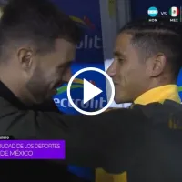 El cálido saludo de Uriel Antuna con Martín Anselmi durante el Cruz Azul vs. Tigres