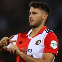 Feyenoord respondió a la oferta del Milan por Santi Giménez