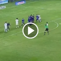 Mateusz Bogusz anotó su primer gol en Cruz Azul con un tiro libre exquisito ante Mazatlán
