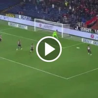 Impacto inmediato de Santi Giménez: gran asistencia para comenzar la remontada del Milan ante Genoa
