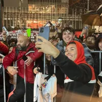 Plantel de Colo Colo recibe el aliento de hinchas albos en Chillán