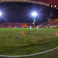 Preocupante: así luce la cancha del estadio Santa Laura