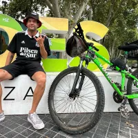 El hincha que viajó de Santiago a Mendoza en bicicleta: 'He dedicado mi vida a Colo Colo'