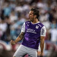 Octavio Rivero la rompe en Uruguay y pelea por el título de goleador