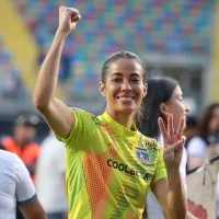 Ryann Torrero aplaude de pie el trabajo de Colo Colo en la rama femenina