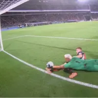 La espectacular doble atajada de Keylor Navas que desató la pena de los hinchas de Colo Colo