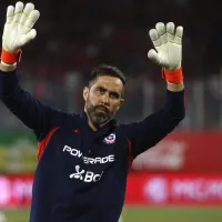 Un adiós diferente: Claudio Bravo anuncia gira de despedida del fútbol por todo Chile
