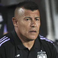 Dirigió en Mundiales: El DT que fue ofrecido a Colo Colo ante la inminente salida de Almirón